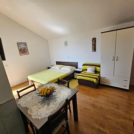 Apartment Rubic, Duce